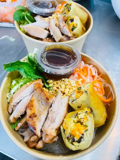 Vermicelles au poulet grillée